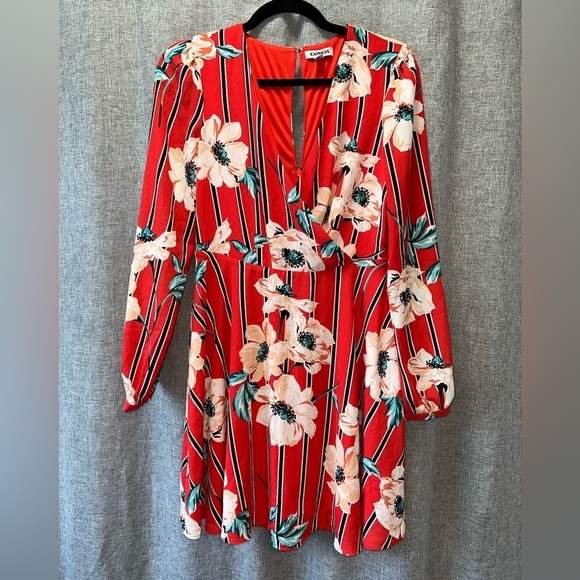 Express Red Floral Long Sleeve Romper Size Small NWT - Picture 2 of 8